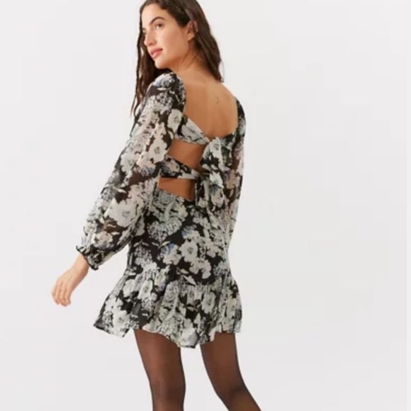 Love Triangle Urban Outfitters Moonstruck Floral Cut Out Dress New with tags - Picture 2 of 6